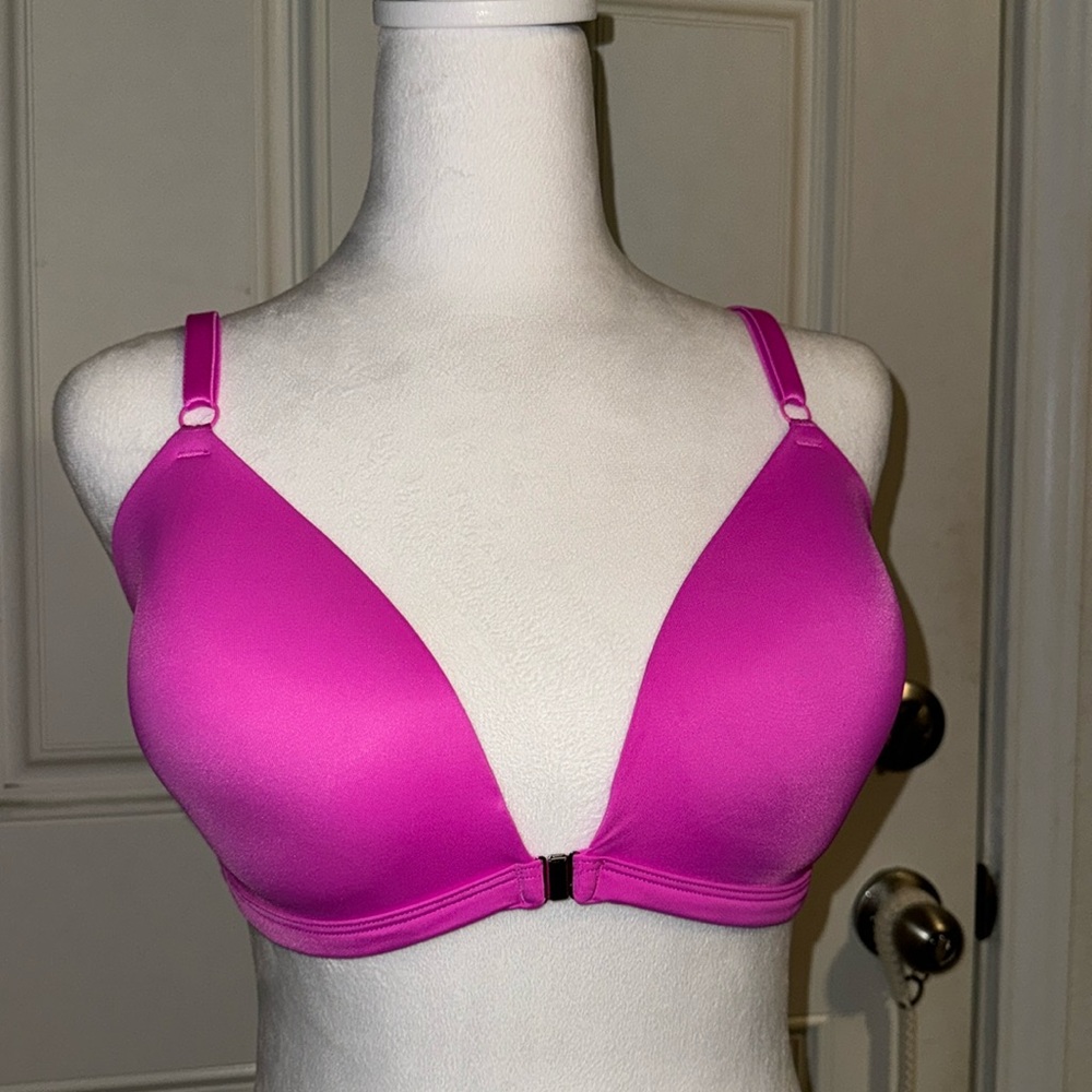 PINK Wear Everywhere Lightly lined Bra